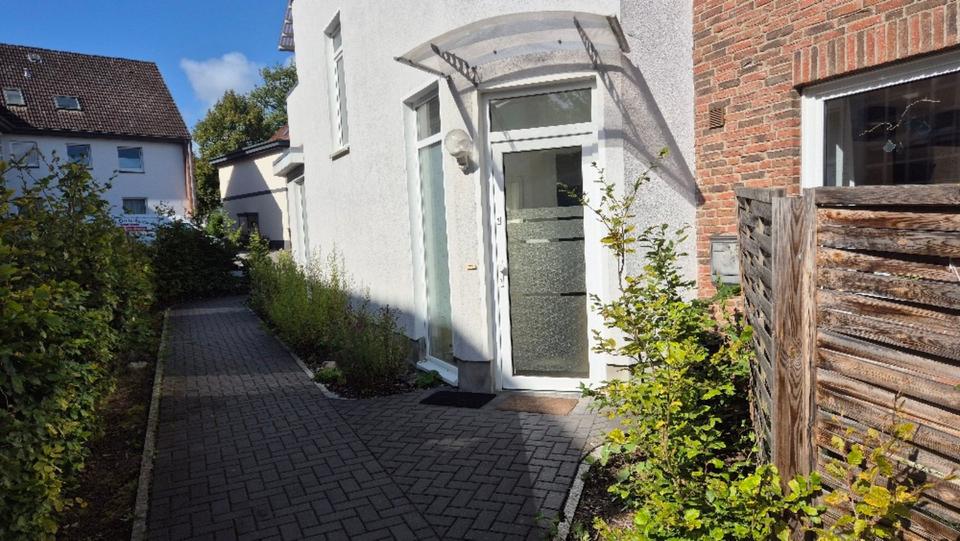 3-Zim.-Whg mit kl. Garten in Eutin zweiter Reihe der Riemannstr. 3 zimmer