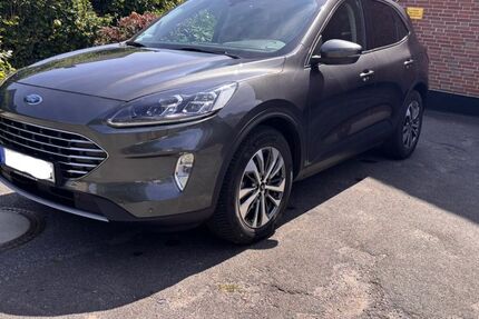 Ford Kuga 53.000 km 17.499 € Lübeck 22556
