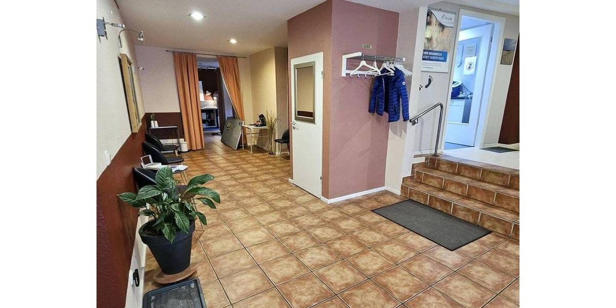 Gewerbeobjekt Bad Oldesloe - 5 Zimmer, 170 m&sup2;, 1.500&euro; | Angebot:26833578