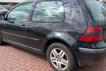 VW Golf 190.000 km 1.800 &euro; Lübeck 23560