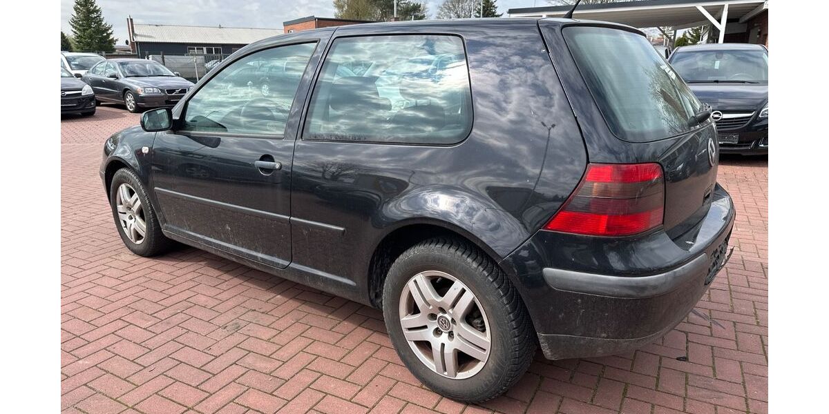 VW Golf 190.000 km 1.800 &euro; Lübeck 23560