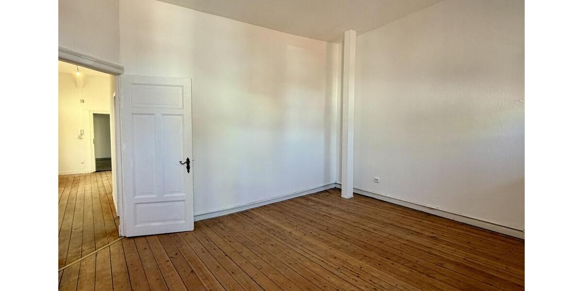 Dachgeschoßwohnung Lübeck Innenstadt - 4.5 Zimmer, 122 m&sup2;, 1.900&euro; | Angebot:26296726