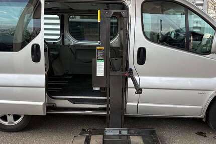 Opel Vivaro 96.000 km 16.990 &euro; Lübeck 23560