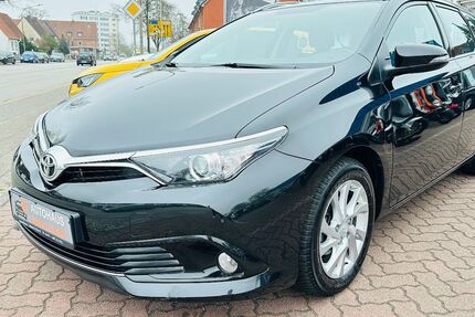 Toyota Auris 100.000 km 10.990 &euro; Lübeck 23556
