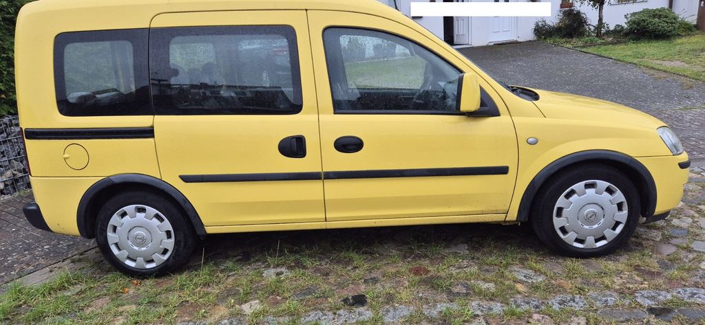 Opel Combo 224.300 km 1.490 &euro; Lübeck 23570