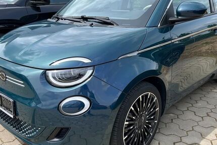 Fiat 500e 9.611 km 25.900 &euro; Ratzeburg 23909