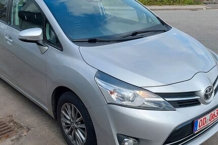 Toyota Verso 339.618 km 4.250 &euro; Bad Oldesloe 23843