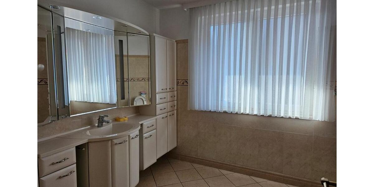 Einfamilienhaus Stockelsdorf - 9 Zimmer, 297 m&sup2;, 645.000&euro; | Angebot:24461650