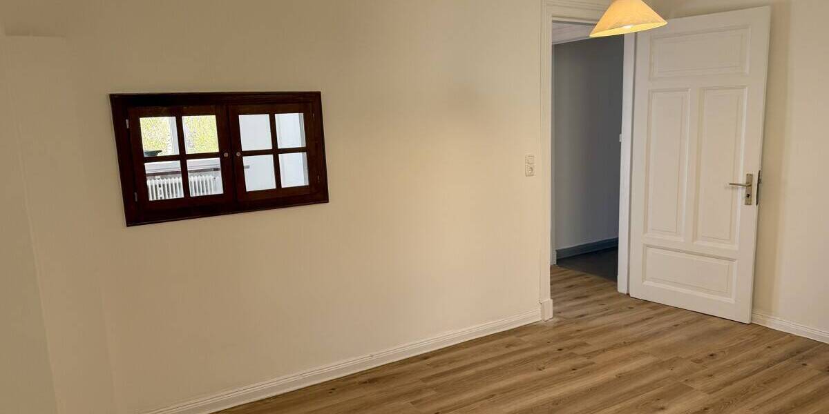 Etagenwohnung Lübeck Innenstadt - 4 Zimmer, 122 m&sup2;, 1.900&euro; | Angebot:26528239