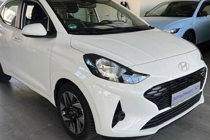 Hyundai i10 9.221 km 17.980 € Lübeck 23562