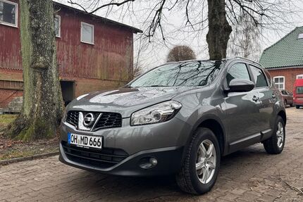 Nissan Qashqai 118.009 km 7.700 &euro; Ahrensbök 23623