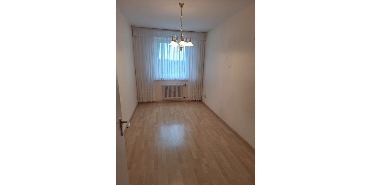 Gemütliche Wohnung in der 4. Etage; 23560 HL- Moisling 3 zimmer
