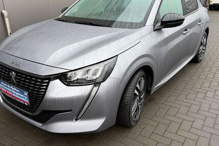 Peugeot 208 24.100 km 14.490 &euro; Bad Segeberg 23795