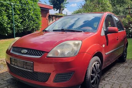 Ford Fiesta 201.000 km 2.250 &euro; Westerrade 23815