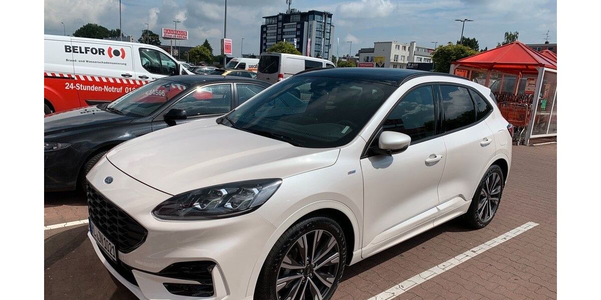 Ford Kuga 49.500 km 22.900 &euro; Lübeck 23564
