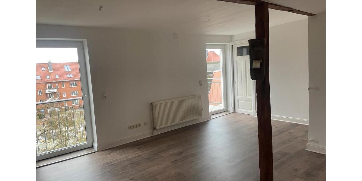 Dachgeschoßwohnung Lübeck Sankt Lorenz Nord - 1 Zimmer, 63 m&sup2;, 1.080&euro; | Angebot:26566630