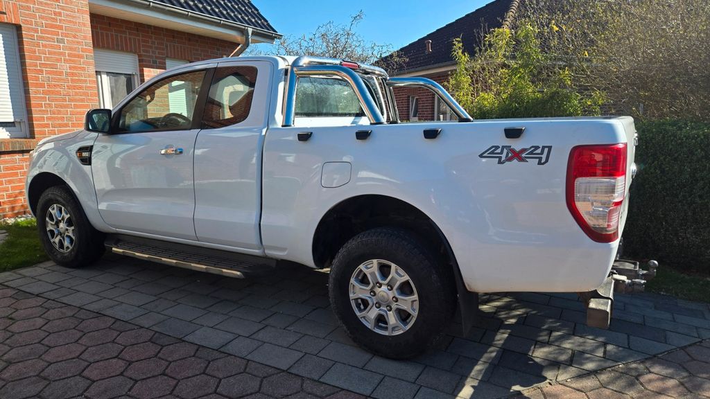 Ford Ranger 209.000 km 14.875 &euro; Lübeck 23568
