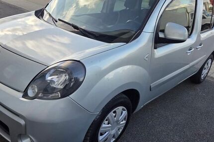 Renault Kangoo 239.200 km 3.000 &euro; Lübeck 23560