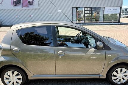 Toyota Aygo (X) 175.600 km 4.100 &euro; lübeck 23558
