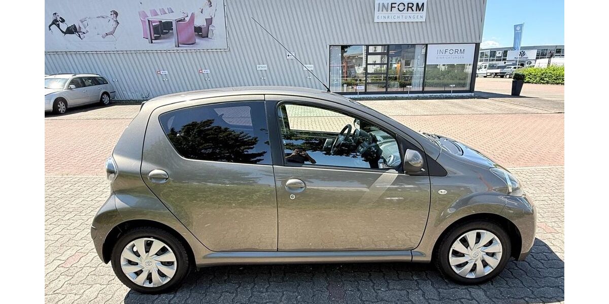 Toyota Aygo (X) 175.600 km 4.100 &euro; lübeck 23558