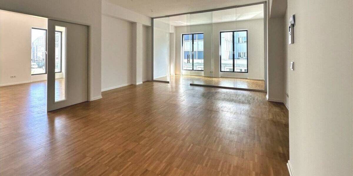 Gewerbeobjekt Lübeck Innenstadt - 7 Zimmer, 3.635&euro; | Angebot:26920193