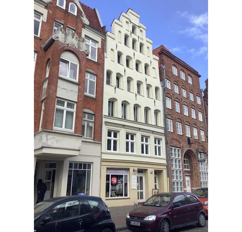 Hier findet jeder seinen Platz: sanierte 3-Zimmer-Wohnung inmitten der Lübecker Altstadt, sofort anmietbar!