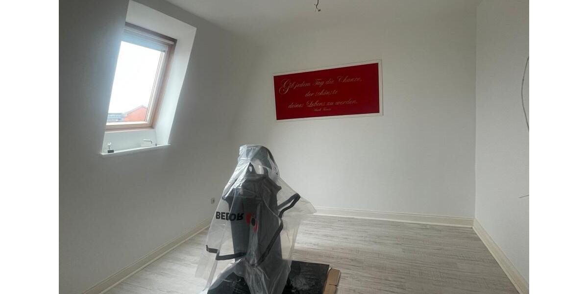Dachgeschoßwohnung Lübeck Sankt Lorenz Nord - 1 Zimmer, 63 m&sup2;, 1.080&euro; | Angebot:26566630
