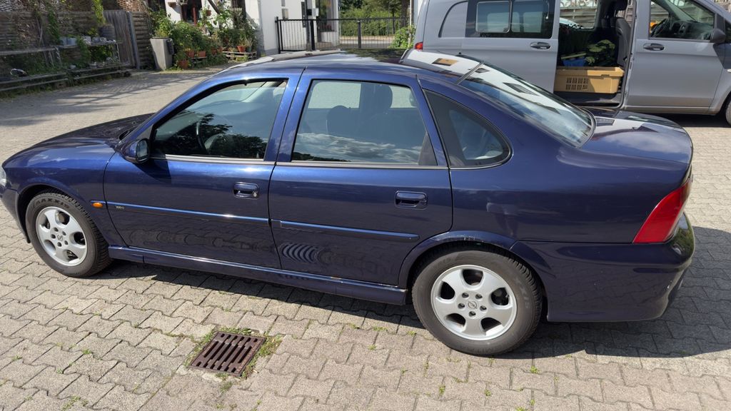 Opel Vectra 89.000 km 1.500 &euro; Mölln 23879