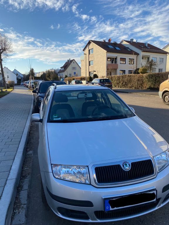 Skoda Fabia 115.000 km 1.999 € Heilshoop 23519