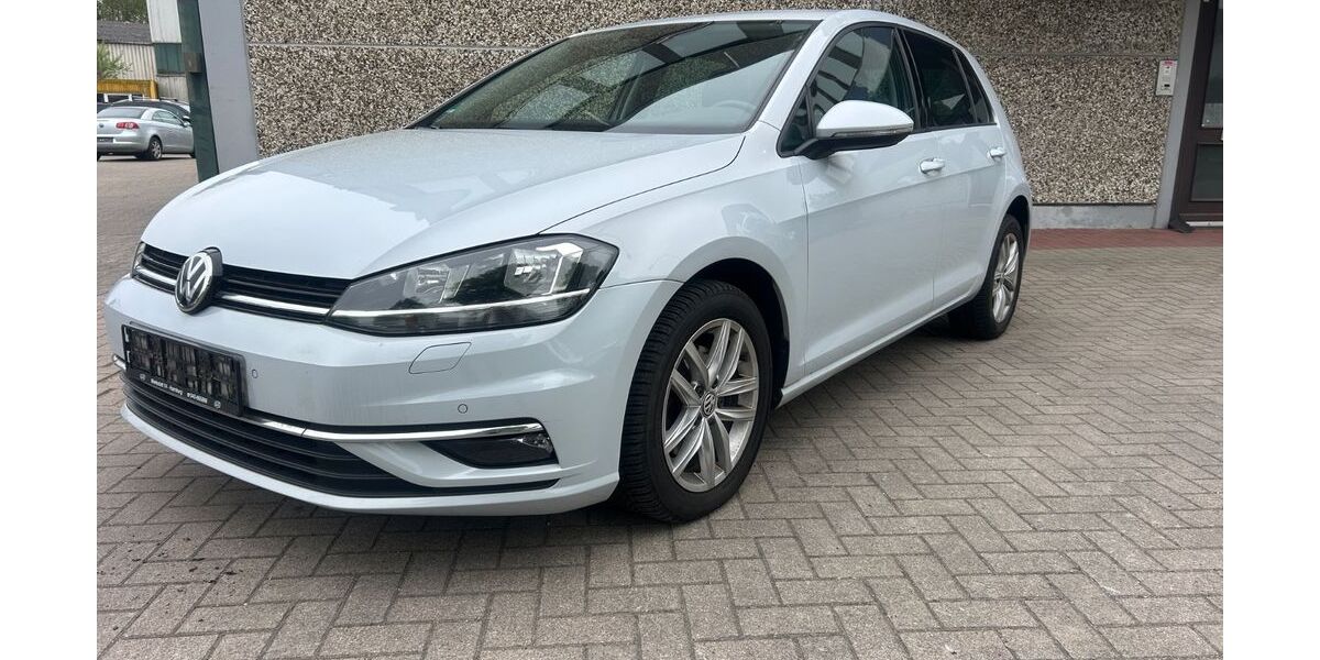VW Golf 289.000 km 8.400 &euro; Lübeck 23556