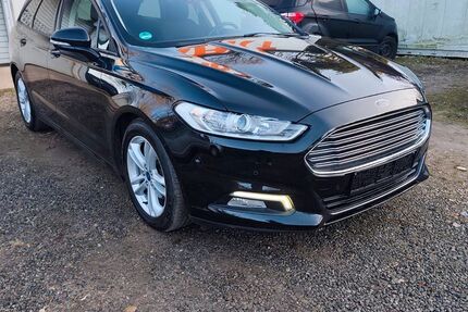Ford Mondeo 93.000 km 11.999 &euro; Lübeck 23568