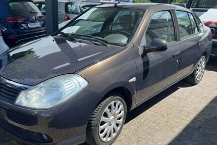 Renault Clio 72.500 km 4.390 &euro; Lübeck 23556