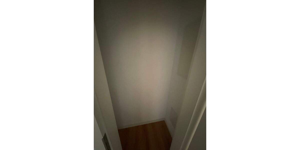 Moderner Grundriss mit geräumiger Wohnküche und Balkon 1 zimmer