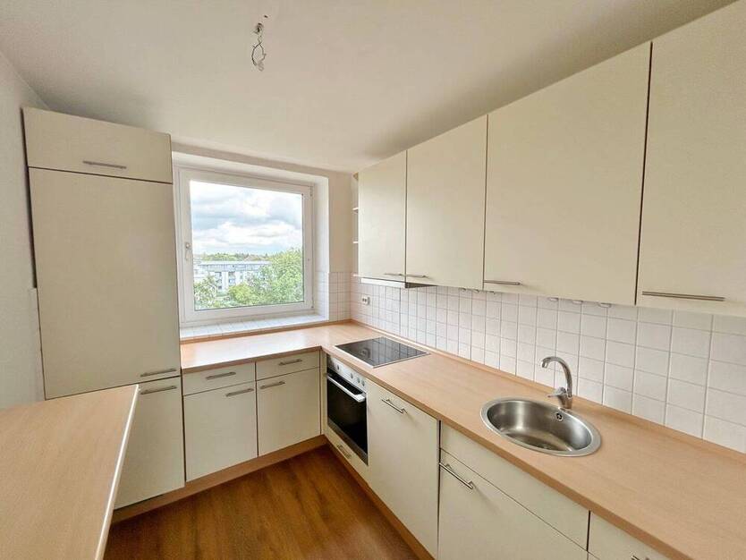 3-Zimmer Eigentumswohnung im 5.OG inkl. TG-Stellplatz in Lübeck St. Lorenz - Musikerviertel