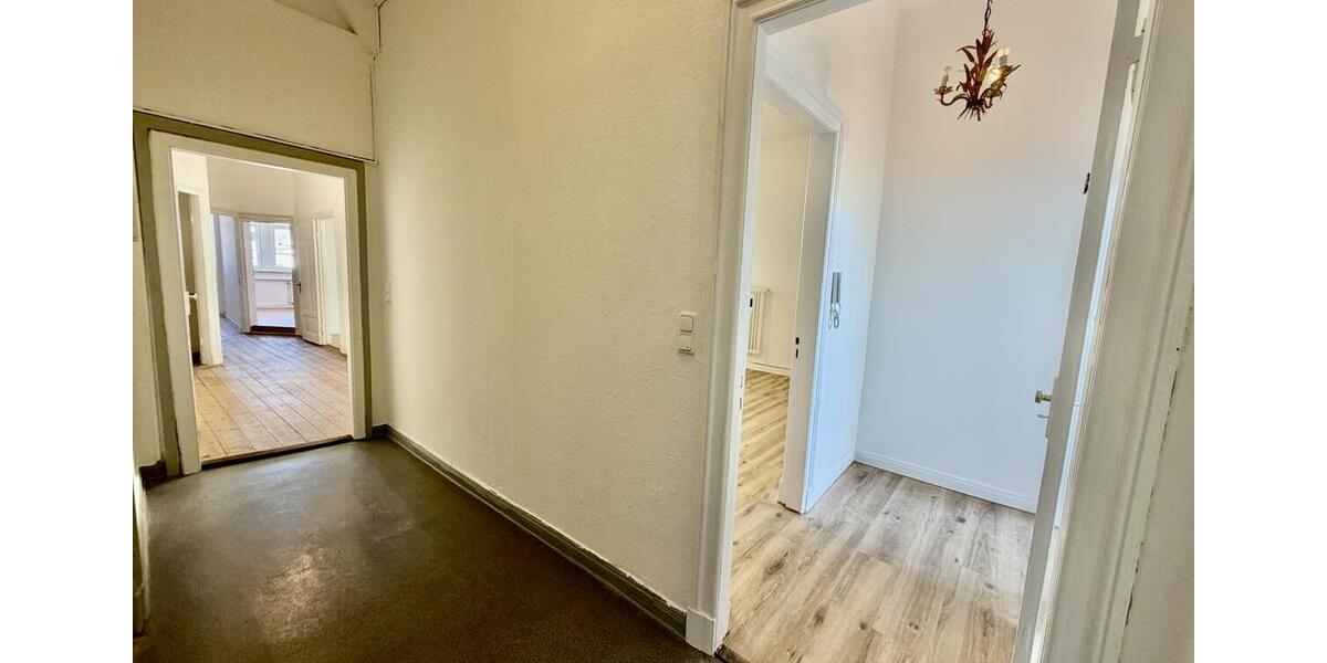 Dachgeschoßwohnung Lübeck Innenstadt - 4.5 Zimmer, 122 m&sup2;, 1.900&euro; | Angebot:26296726