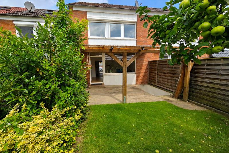 Charmantes Reihenhaus mit Garten in zentraler Lage von Bad Segeberg - Reihenmittelhaus Bad Segebrg | Angebot:27142411