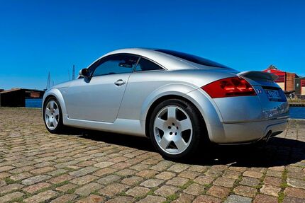 Audi TT 50.000 km 14.399 &euro; Lübeck 23558