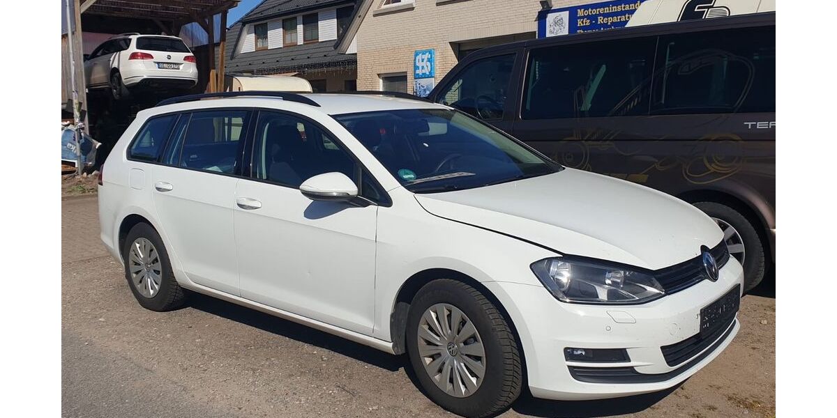 VW Golf 218.000 km 7.700 &euro; Grabau 23845