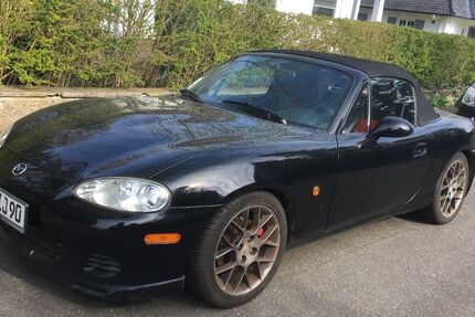 Mazda MX-5 98.000 km 7.399 &euro; Lübeck 23562