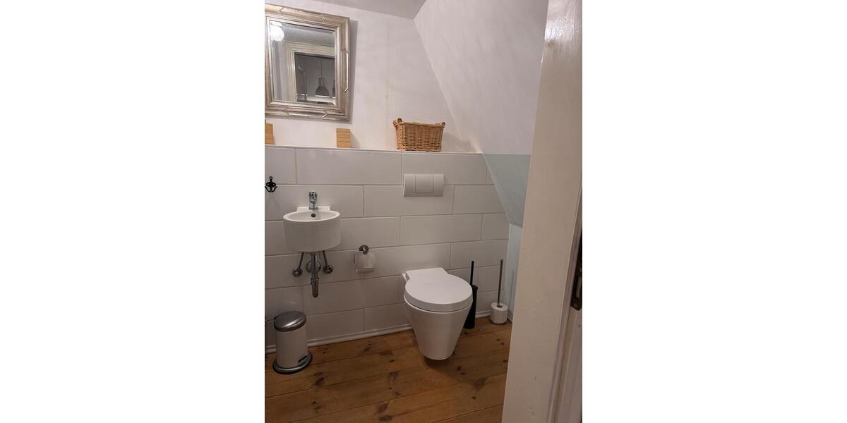 Etagenwohnung Lübeck Innenstadt - 2 Zimmer, 110 m&sup2;, 700&euro; | Angebot:25419605