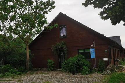 Charmantes Energiesparhaus mit Werkstatt und Naturgartenparadies