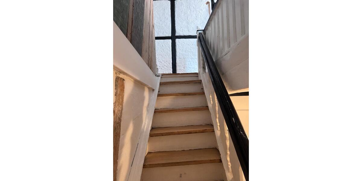 Etagenwohnung Lübeck Innenstadt - 2 Zimmer, 110 m&sup2;, 700&euro; | Angebot:25419605