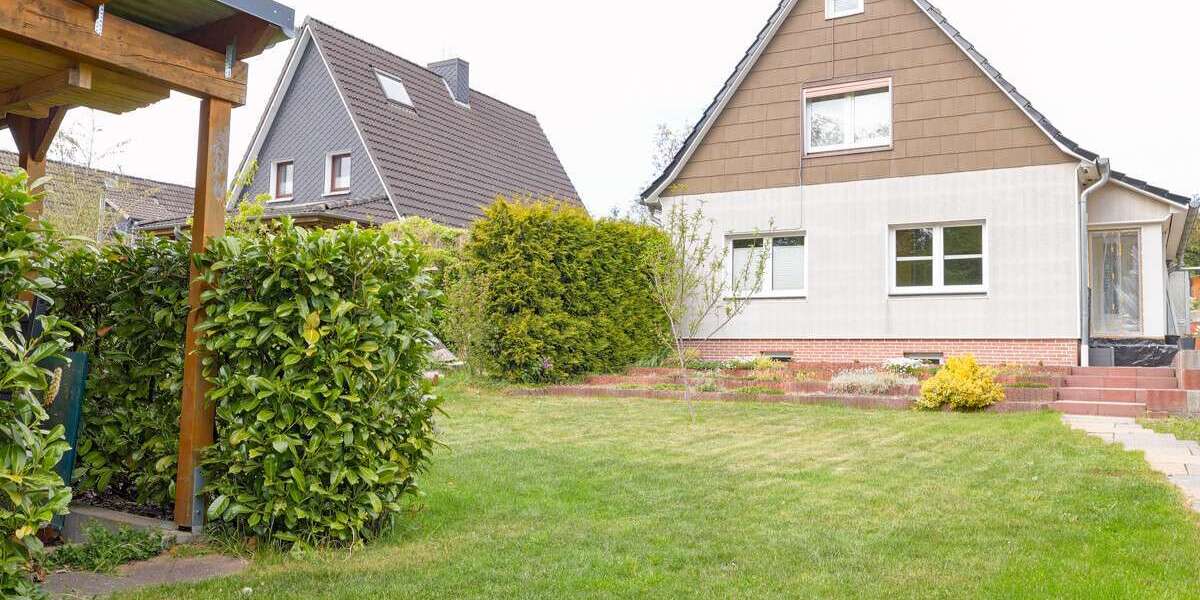 Einfamilienhaus Lübeck Kücknitz - 9 Zimmer, 119 m&sup2;, 330.000&euro; | Angebot:27147237