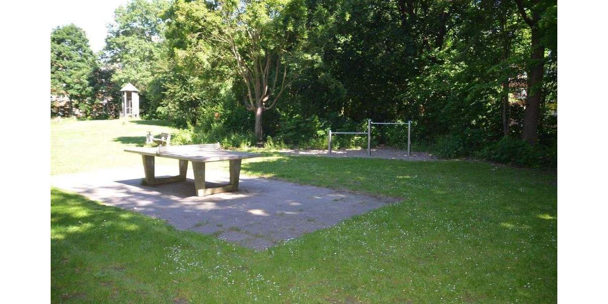 Sehr schöne, gut geschnittene und ruhige 2-Zimmer-Wohnung mit Balkon in St. Jürgen 2 zimmer