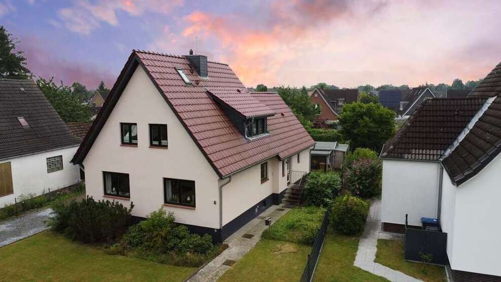 Haus zum Kaufen in Lübeck 298.400 € 134 m²