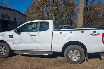 Ford Ranger 210.000 km 15.232 &euro; Lübeck 23568