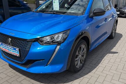 Peugeot 208 27.200 km 18.990 &euro; Bad Segeberg 23795