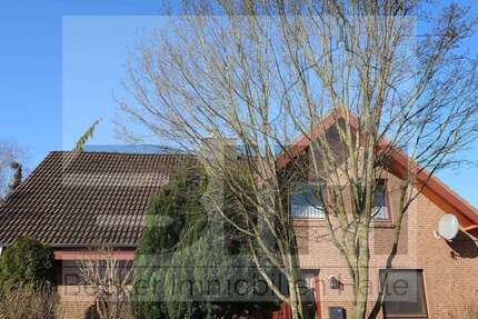 Haus zum Kaufen in Ratekau 698.000 € 270 m² 9 zimmer