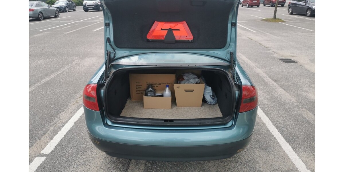 Audi A6 122.800 km 2.500 &euro; Lübeck 23539