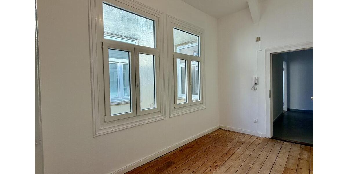 Dachgeschoßwohnung Lübeck Innenstadt - 4.5 Zimmer, 122 m&sup2;, 1.900&euro; | Angebot:26296726